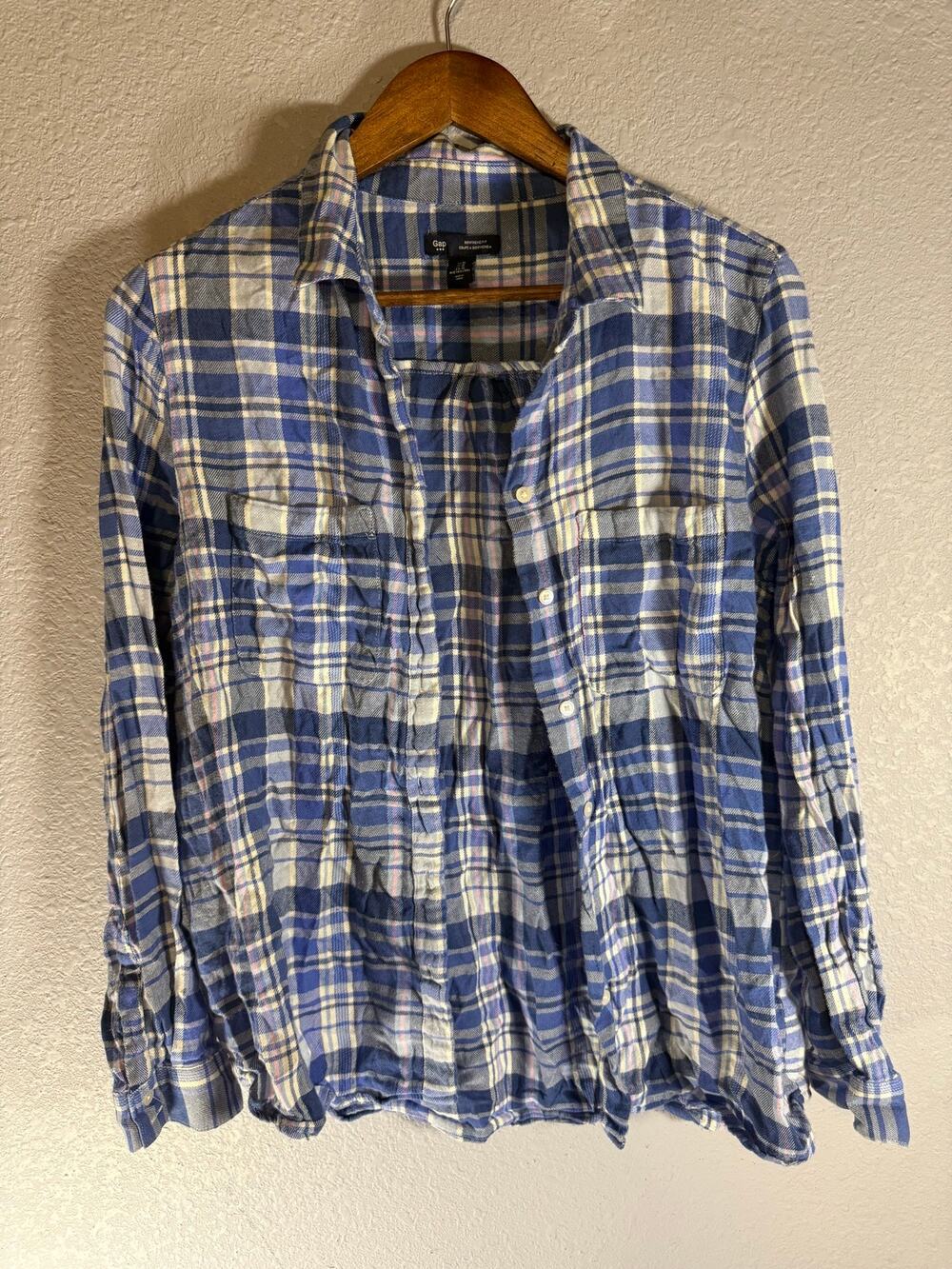 Gap Women’s M Boyfriend Fit Blue Cream Plaid Button Front Shirt